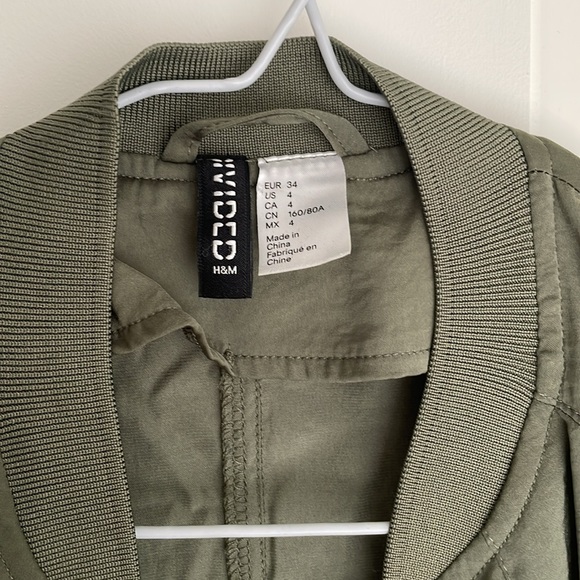 H&M green lightweight satin jacket - Picture 2 of 3
